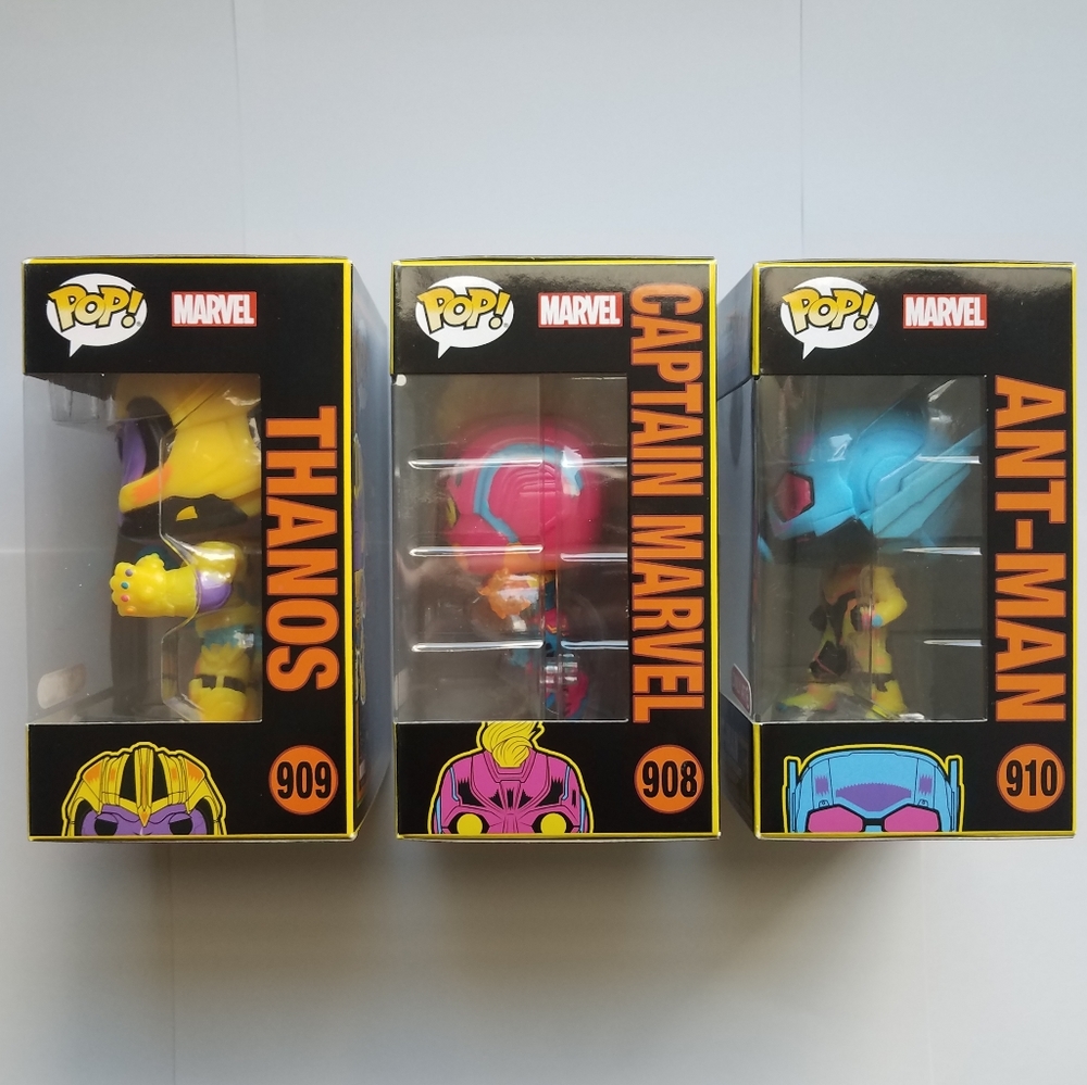 Funko Pop! Marvel: Black light - Infinity Saga Thanos, Captain Marvel, A… - Picture 2 of 12